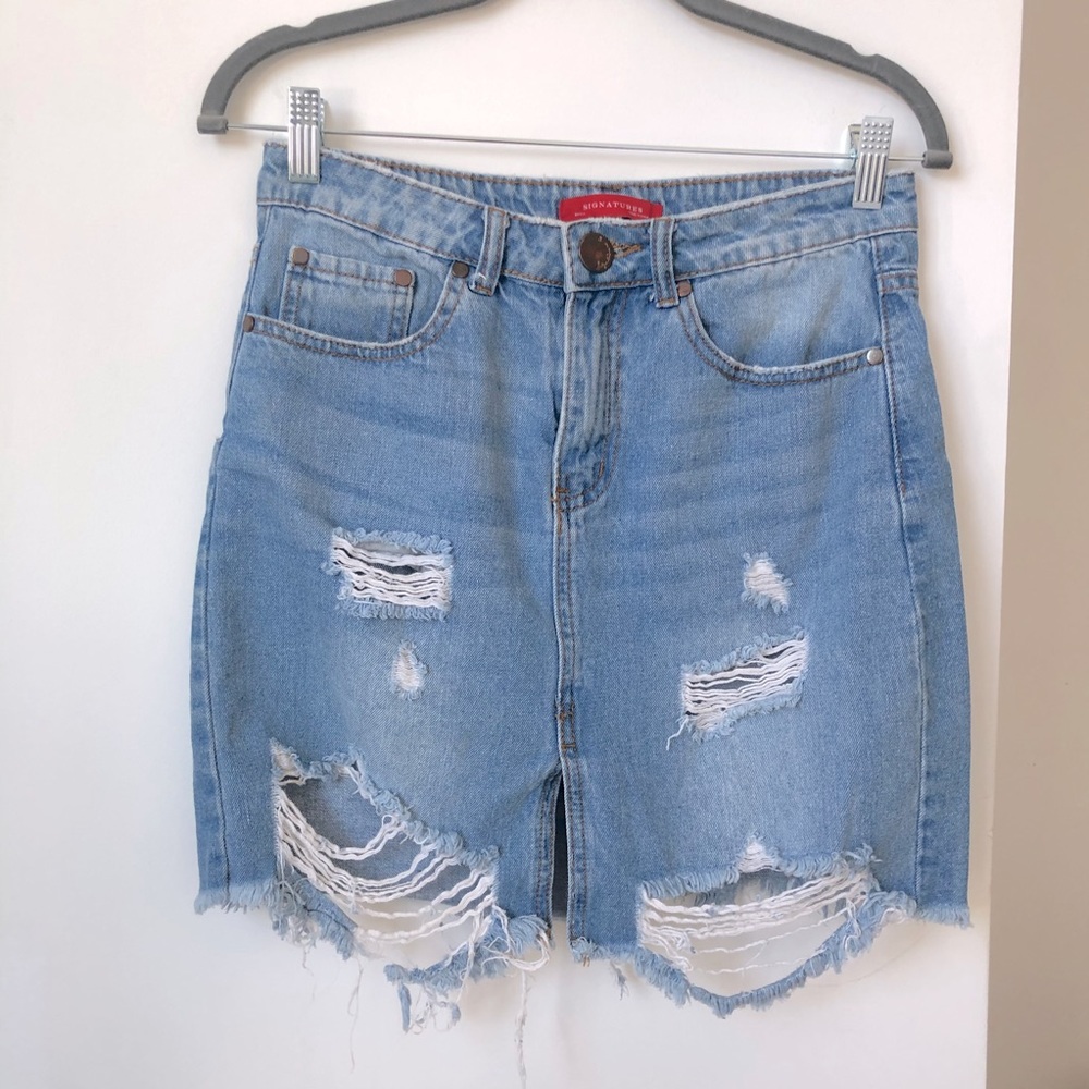 BLUE DENIM DESTROYED MINI SKIRT